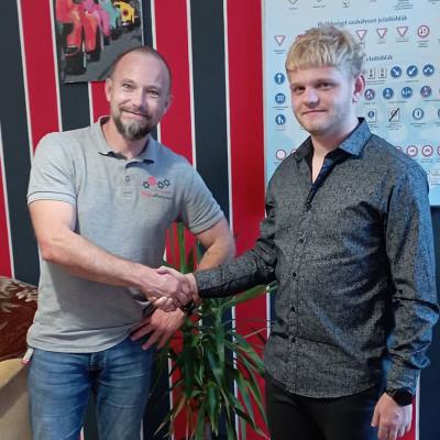 Sikeres forgalmi vizsga a Ring Autósiskolában